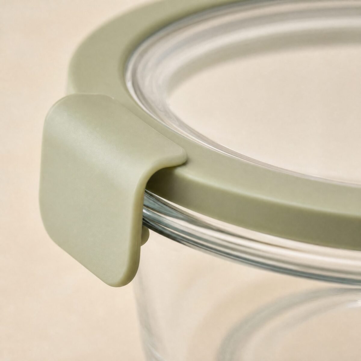 Round Glass Container 620 ml - close-up