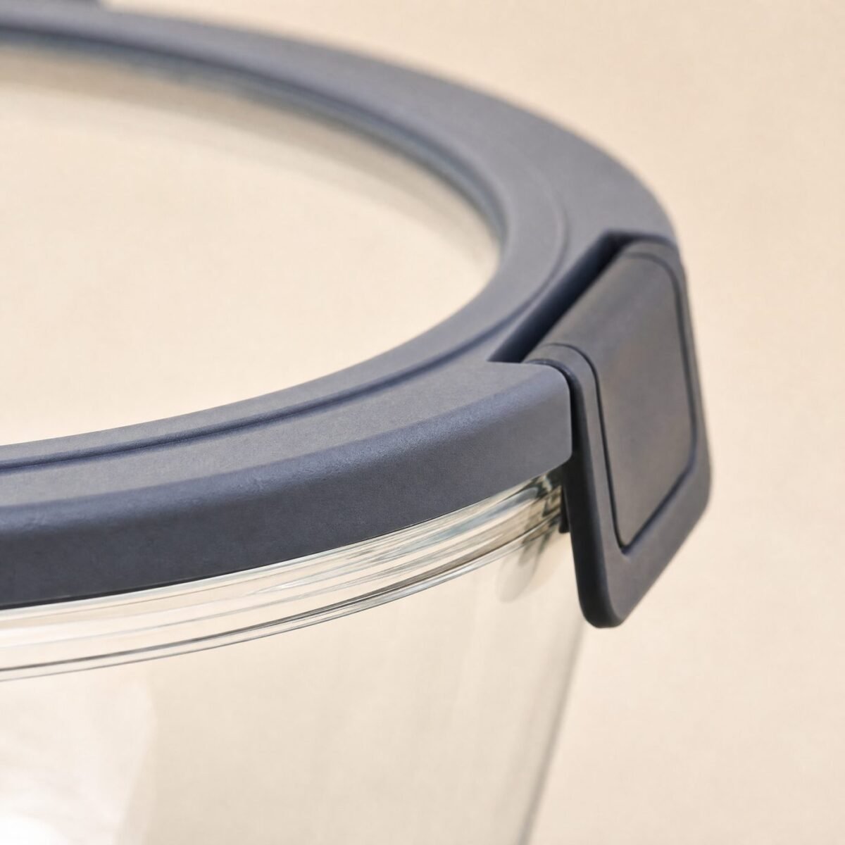 Deep Round Glass Container 1500 ml - close-up
